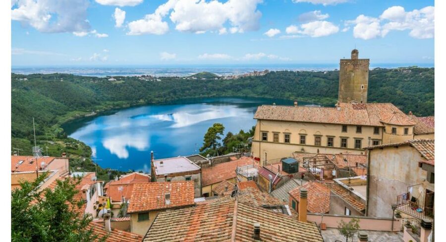 Day trip from Rome: Garden of Ninfa and village of Sermoneta - Sermoneta Castle at 3:00 PM