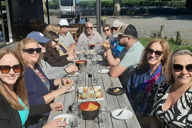 Deco Napier, Te Mata Peak, Garden Walk and Wine Tasting Tour - Key points at a glance