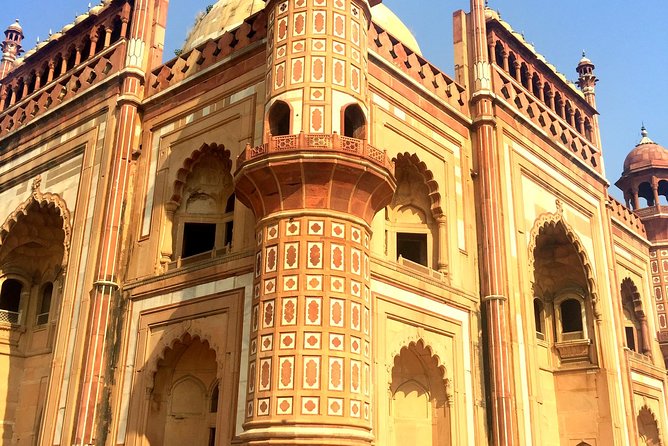 Delhi historical Gardens & Ruins - A private car changes the pace of the morning