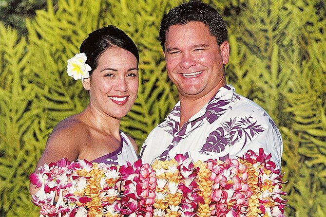 Deluxe Orchid Lei Greeting (Maui, Kahului Airport, OGG) - A five-minute arrival, not a full airport service