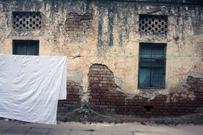 Dhobi Ghat, Ancient Stepwell and Lodhi Gardens Tour - Hailey Lane and the working Dhobi Ghat