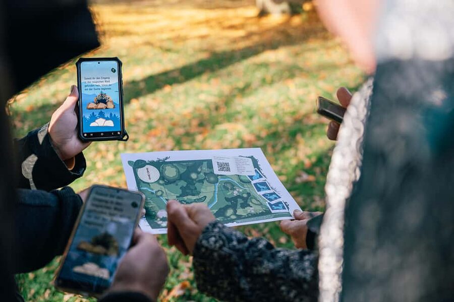 Dresden: 'The Wonder Forest' mobile scavenger hunt through the big garden - Starting at Lake Carolasee and finding your rhythm