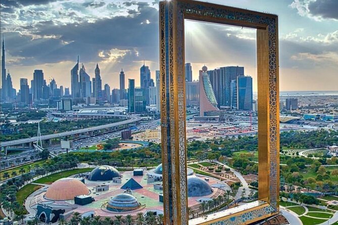 Dubai Miracle Garden and Burj Khalifa Tour - Key points at a glance