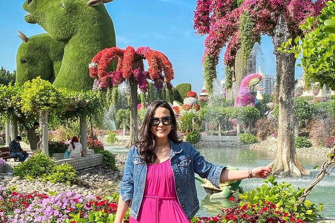 Dubai Miracle Garden Ticket - Food, drinks, gifts, and places to sit