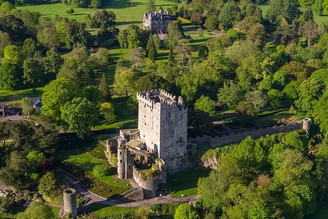 Easy Access Blarney Stone and Castle Gardens Tour - Finishing at Blarney Woollen Mills