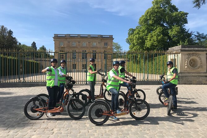 Electric 2-wheeler tour of the Chateau Park and Gardens - A two-hour walk through the formal gardens