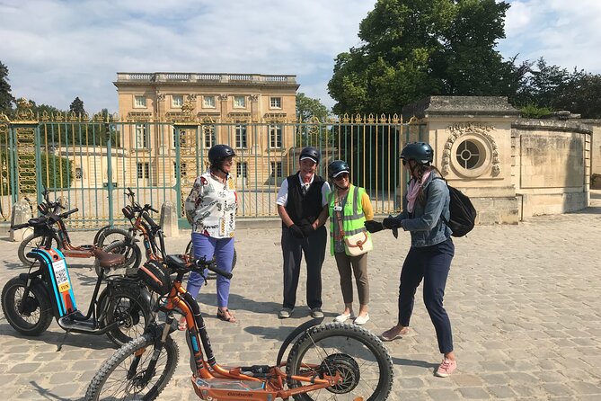 Electric 2-wheeler tour of the Chateau Park and Gardens - Why the photo and video service matters