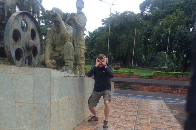 Entebbe Walking Tour (3 Hours) with Zoo and Botanical Gardens Options - Sampling a rolex and local street food