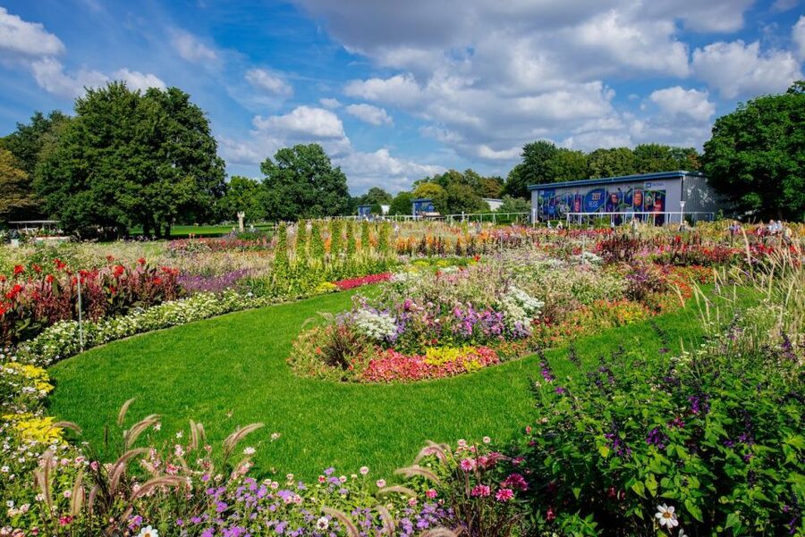 Erfurt: Egapark garden Entrance Ticket - Starting with the ornamental flower bed