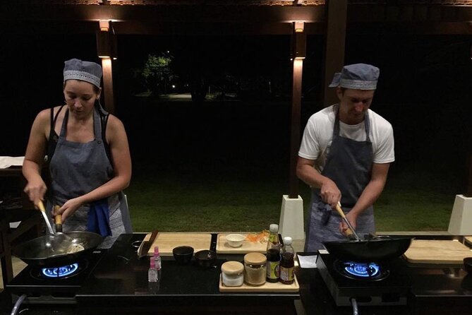 Evening Cooking Class in Traditional Pavilion with Beautiful Garden - Chiang Mai - Four dishes, four different skills