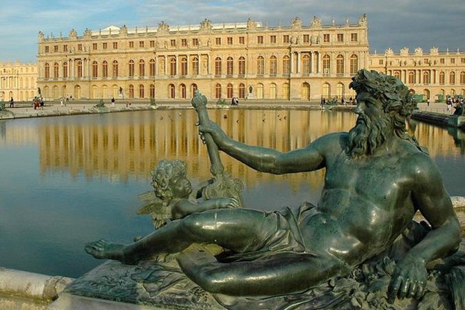 Excursion to Versailles by train with entrance to the Palace and Gardens - Meeting at Les Invalides and taking the train