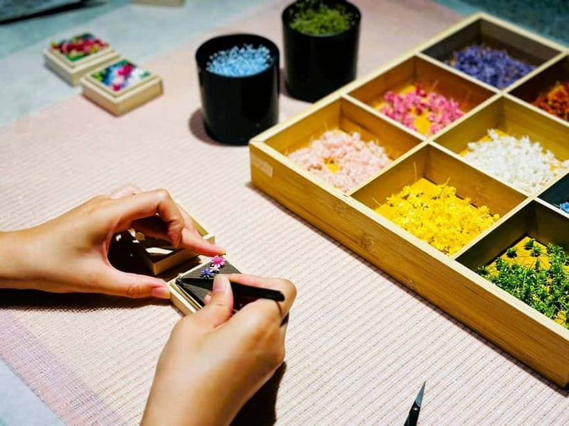 Experience Crafting a Flower-Adorned Mini Japanese Garden - The instruction is friendly to beginners