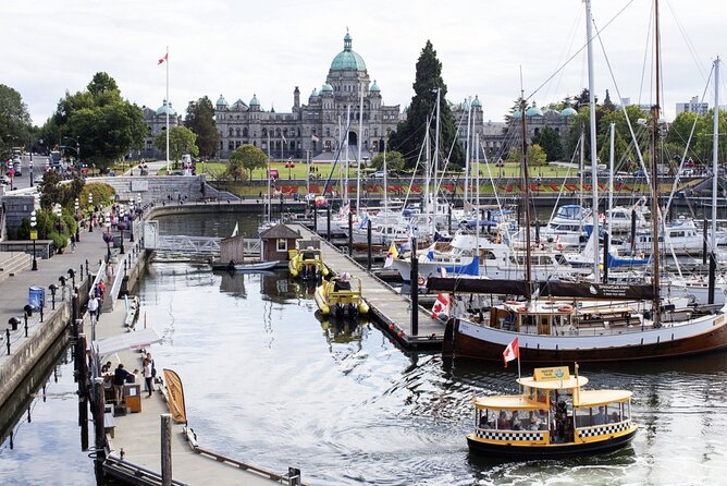 Experience Victoria and Butchart Gardens Premium Tour - Accessibility and who should choose this outing
