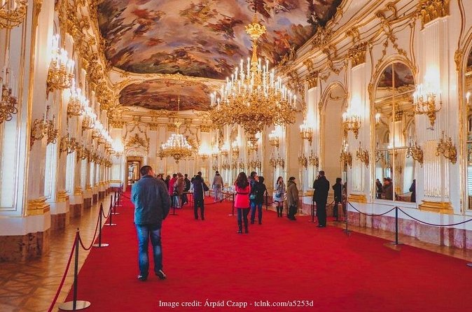 Explore Schönbrunn Palace & Gardens: Private 2.5-hour Guided Tour - Morning or afternoon: choosing the right start