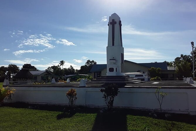 Fiji Local Village, Market, Temple & Garden of Sleeping Giant with Mud Pool Tour - The Nadi Produce Market and a useful timing tip