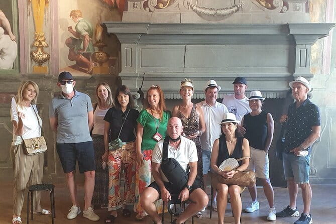 Florence Medici’s Mile Walking Tour with Pitti Palace & Boboli Gardens Ticket - Crossing toward Pitti Palace