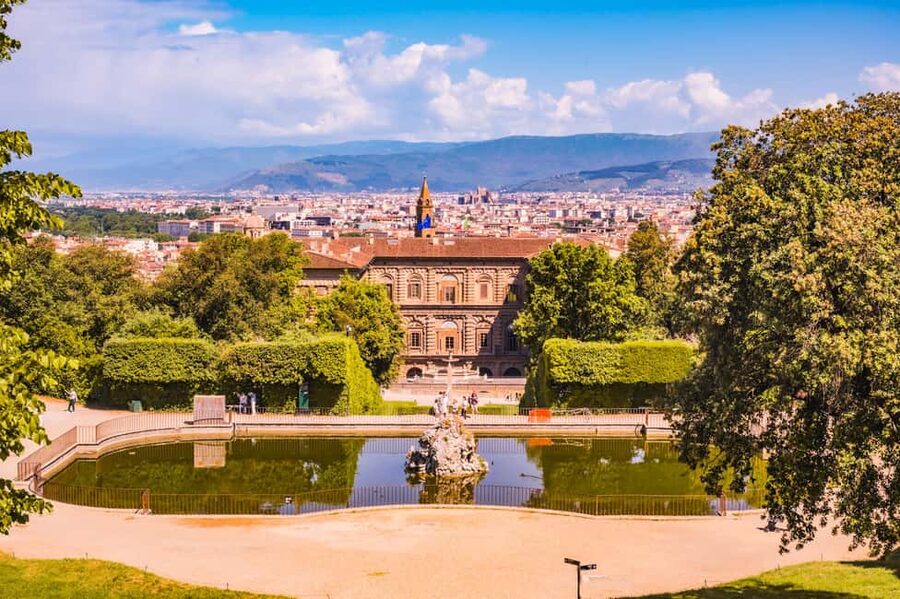 Florence: Pitti Palace and Boboli Gardens Guided Tour - Medici rooms and the palace interior
