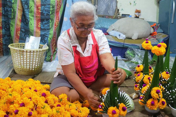 Flower Market & Floral Art: Multilingual Private Tour [EN/others] - Wat Kalayanamitr and the Sam Por Kong Buddha