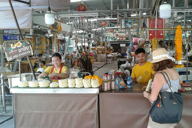 Flower Market & Floral Art: Multilingual Private Tour [EN/others] - Santa Cruz Church and Kudi Chin