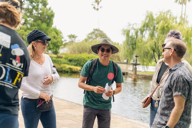 Foraging Tour: Botanical Gardens Walk & Picnic - Wildlife along the garden paths