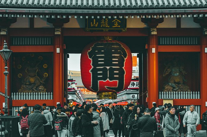 From Asakusa: Old Tokyo, Temples, Gardens and Pop Culture - The guides make the biggest difference
