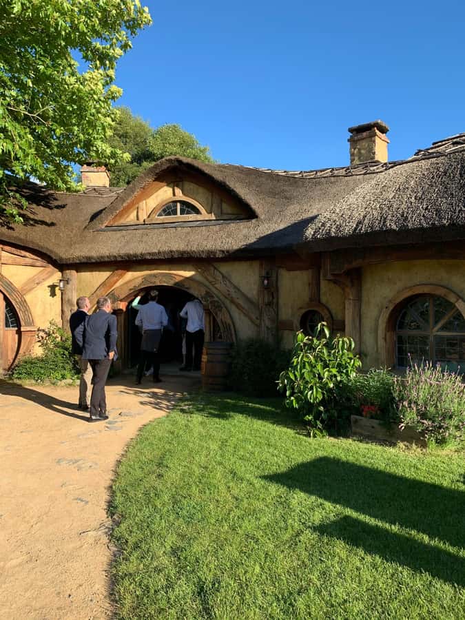 From Auckland: Hobbiton & Hamilton Gardens Small Group Tour - Should you book the Hobbiton and Hamilton Gardens tour?