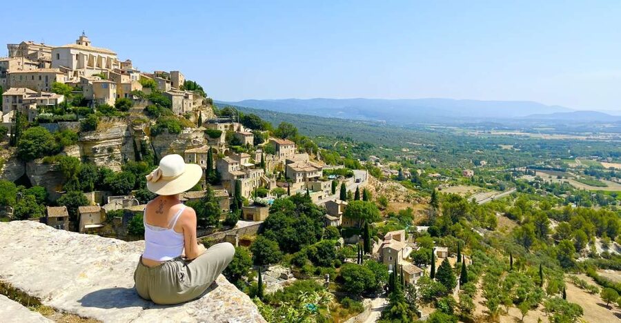 From Avignon: Lavender fields and villages in the Luberon - Gordes: stone lanes above the valley