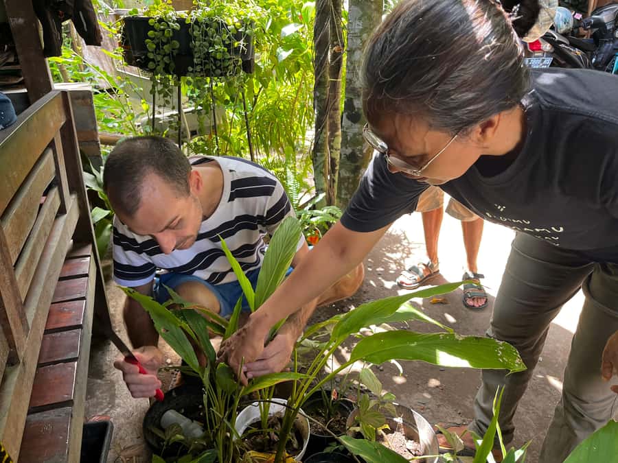 From Garden to Table: Indonesian Cooking Class in Yogyakarta - Arriving at Endah’s family kitchen