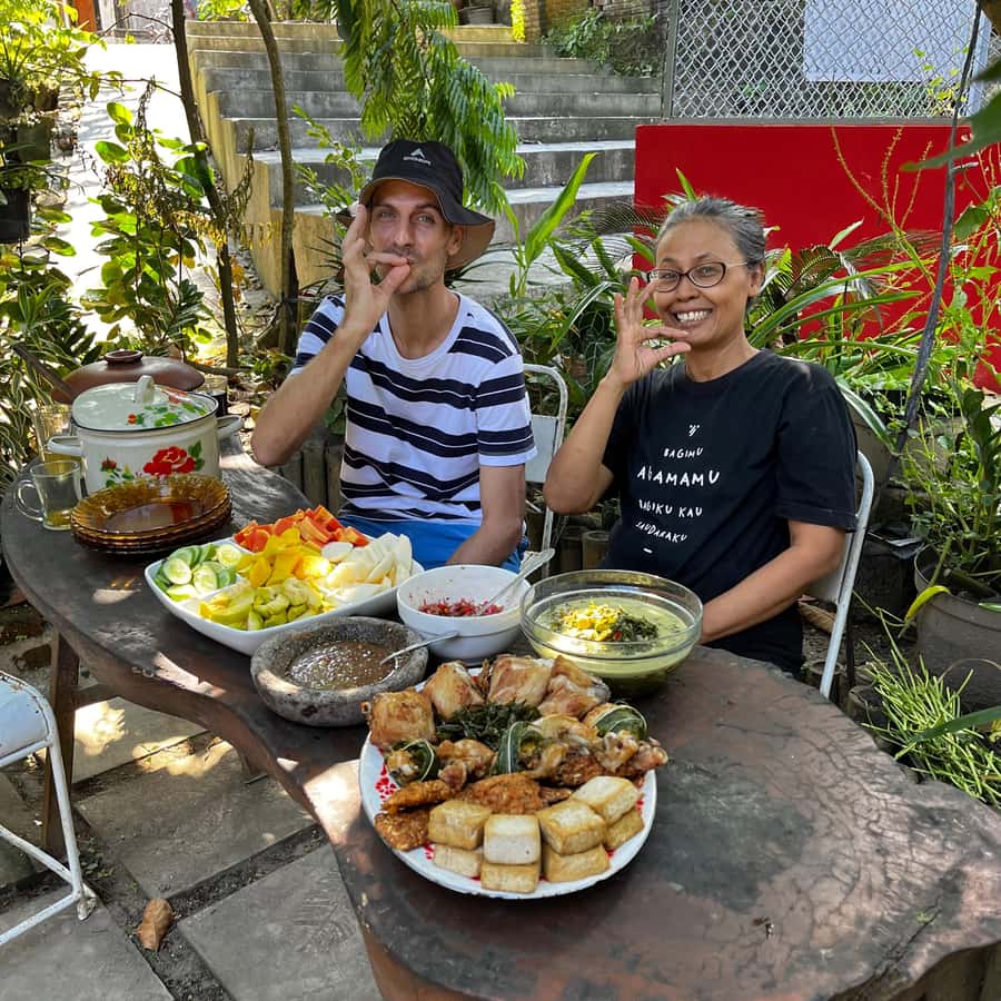From Garden to Table: Indonesian Cooking Class in Yogyakarta - Picking ingredients in the garden