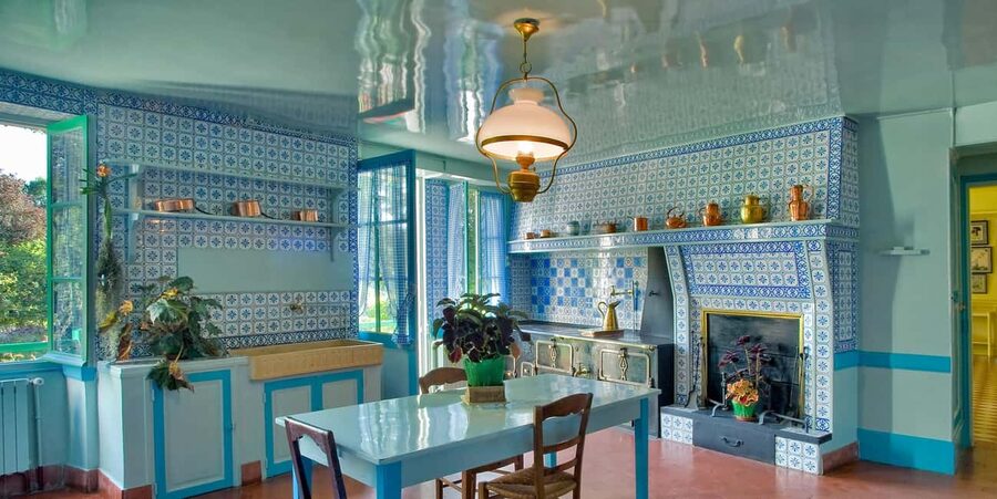 From Paris: Giverny Monet’s House & Gardens Half-Day Tour - Inside Monet’s pink-walled house