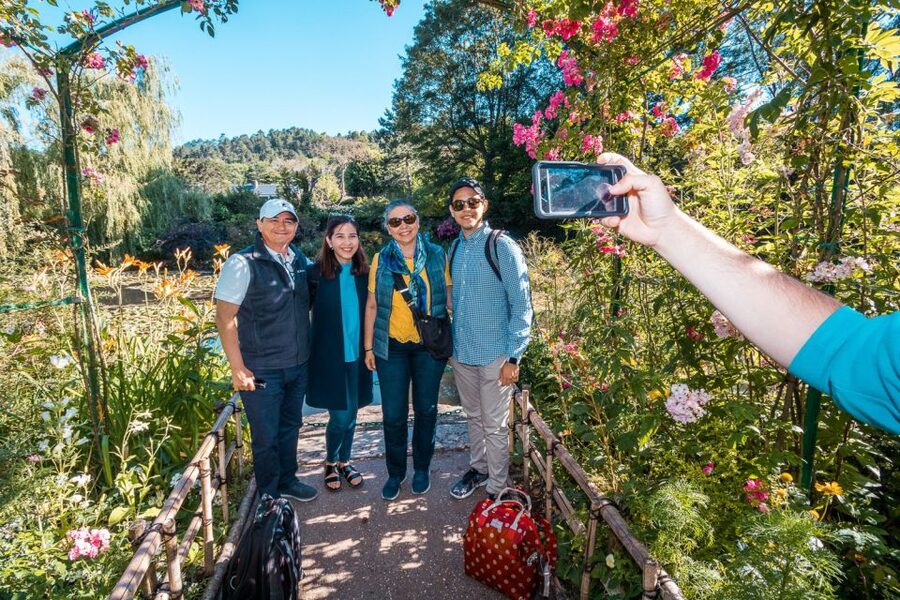 From Paris: Guided Day Trip to Monet's Garden in Giverny - Price, comfort, and the value of convenience