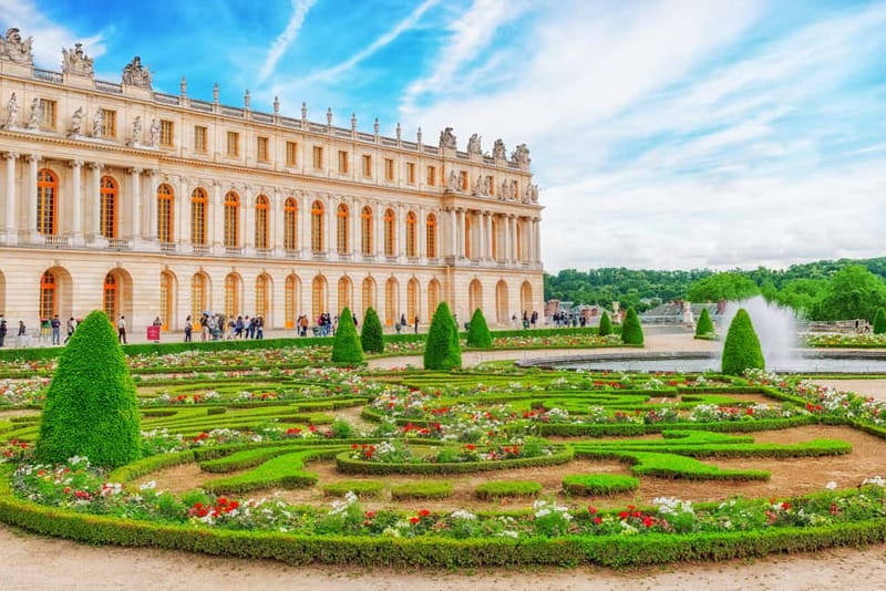 From Paris: Skip-the-Line Versailles Palace & Gardens Tour - Getting to Versailles from Place du Général Kœnig