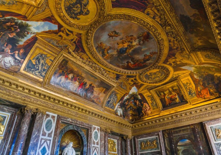From Paris: Versailles Palace and Gardens Guided Day Trip - Meeting at Saint-Lazare and taking the train