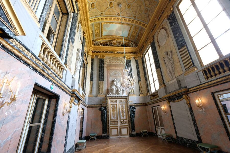From Paris: Versailles Palace and Gardens Guided Day Trip - Who will enjoy this Versailles tour most
