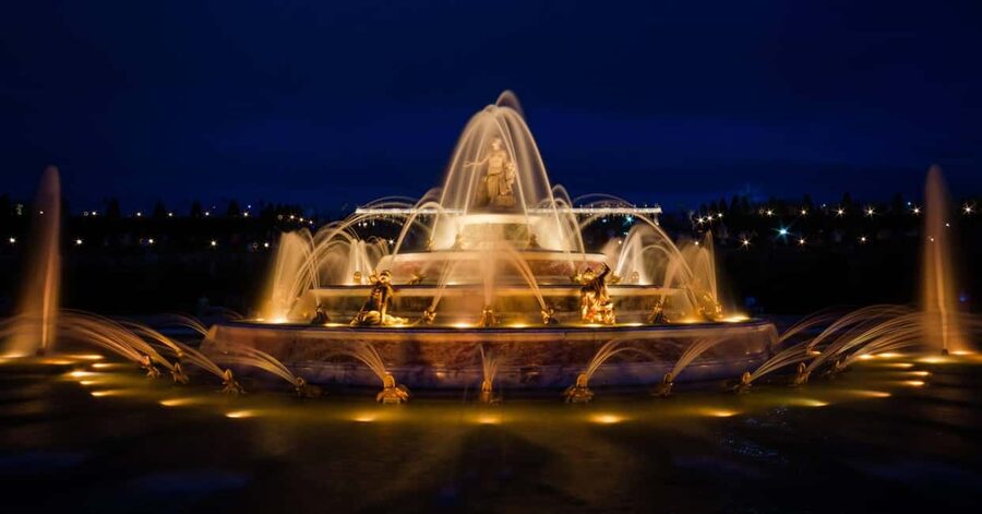 From Paris: Versailles Palace & Gardens Private Guided Tour - State Apartments and royal stories