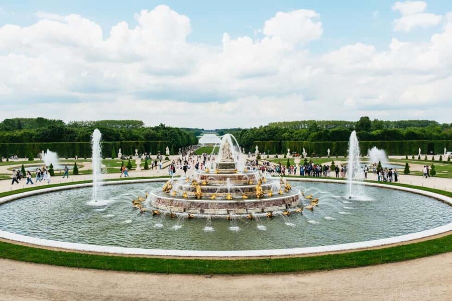 From Paris: Versailles Palace Guided Tour & Gardens Access - Should you book the Versailles guided tour?