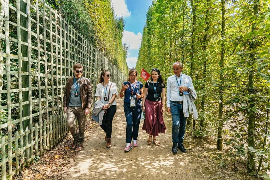 From Paris: Versailles Palace Guided Tour & Gardens Access - Why Versailles works better with a guide