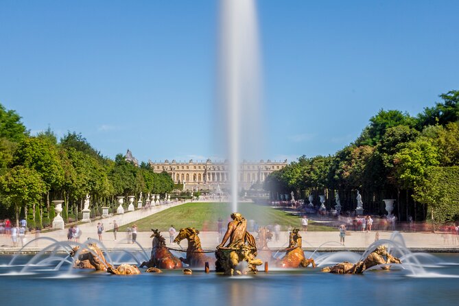 From Paris: Versailles Palace Live Tour with Gardens Access - What to bring and how to prepare