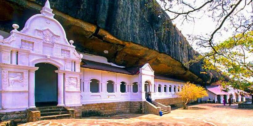 From Sigiriya: Kandy Transfer with Dambulla and Spice Garden - Key points at a glance