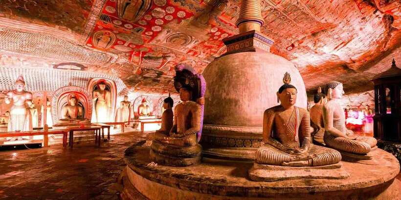 From Sigiriya: Kandy Transfer with Dambulla and Spice Garden - The road from Dambulla to Kandy