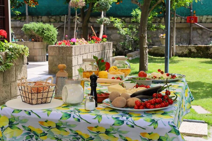 From Sorrento to Meta: cook with a local family and enjoy the garden!! - What makes the garden important