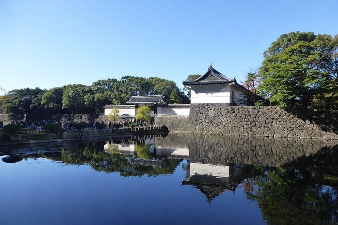 Full Guided Mt. Fuji & Hakone Attractive Private Day Tour - Moto Hakone Shrine and the Torii of Peace