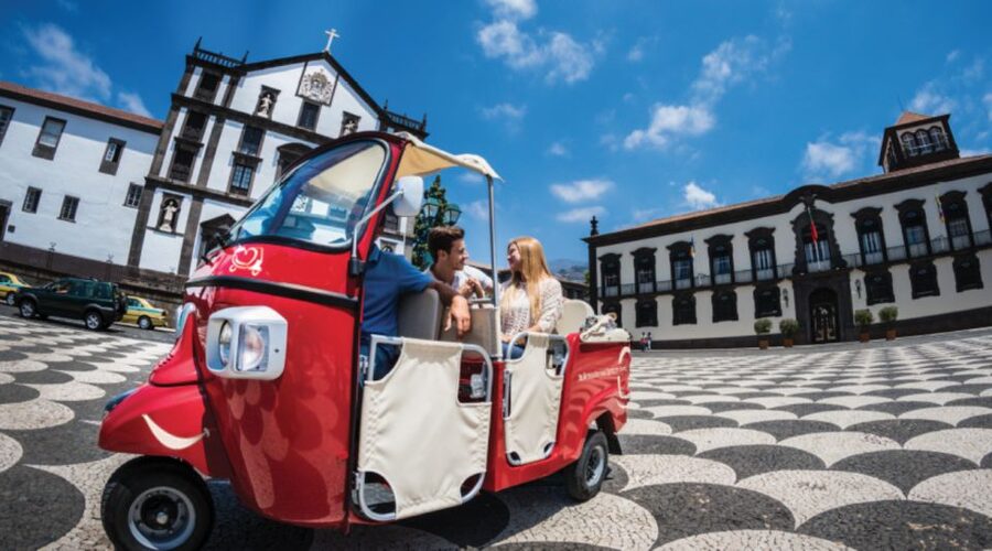 Funchal: Guided Old Town Tuk Tuk Tour and Botanical Gardens - Starting with Funchal’s Old Town