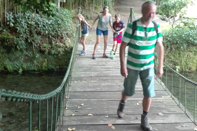 Furnas Lake Hotsprings and Gardens Van Tour - Cozido das Furnas and the local food story