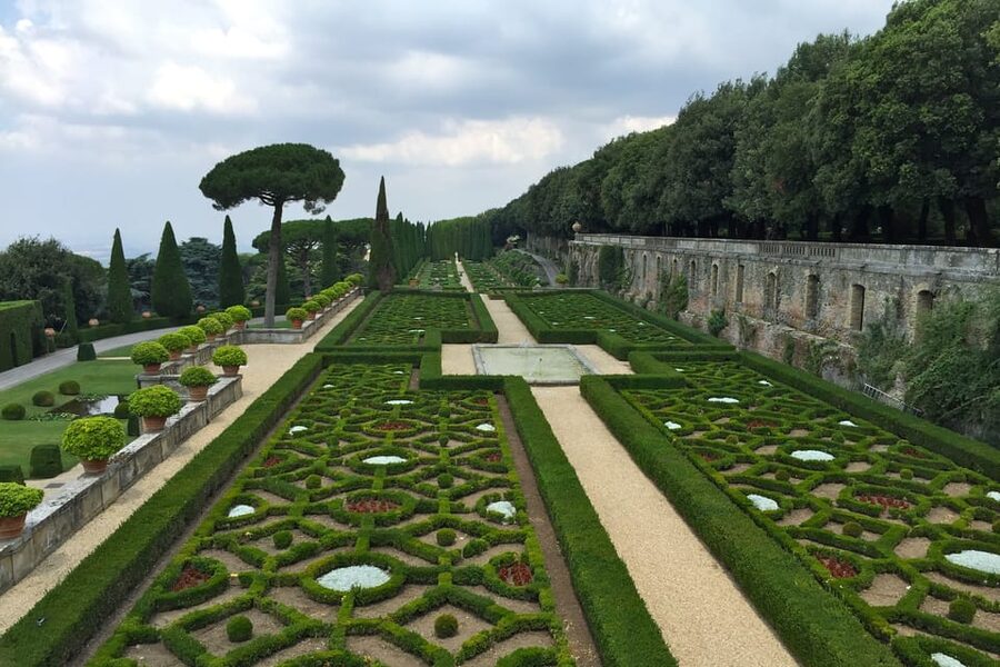 Gandolfo: Castel Gandolfo Papal Villa Gardens Minibus Tour - Riding through the 55-hectare gardens