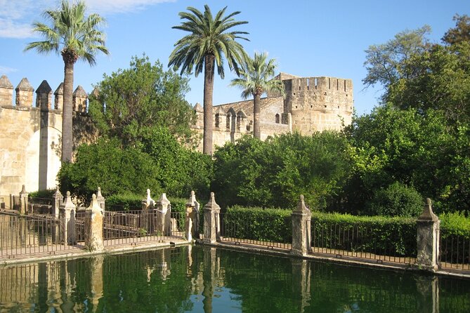Gardens & Fortress of Catholic Kings Tickets & Tour in English - A guide-led experience with mixed organization