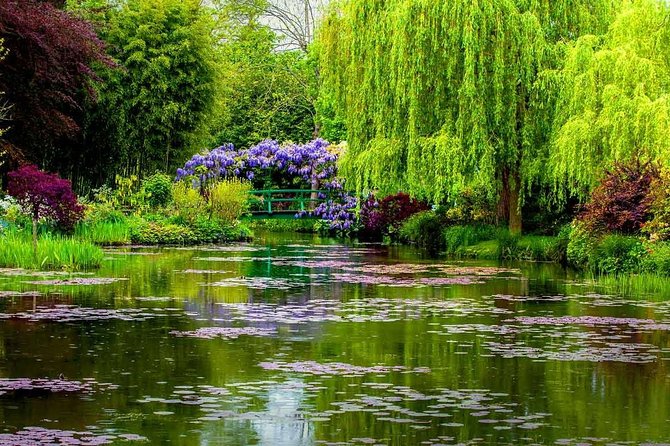 Giverny - Claude Monet's House & Gardens - Private Trip - Leaving Paris in a Private Electric SUV