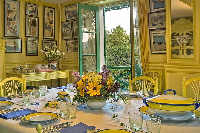 Giverny Half Day Guided Trip with Monet's House & Gardens from Paris by minivan - The Clos Normand and its flowers