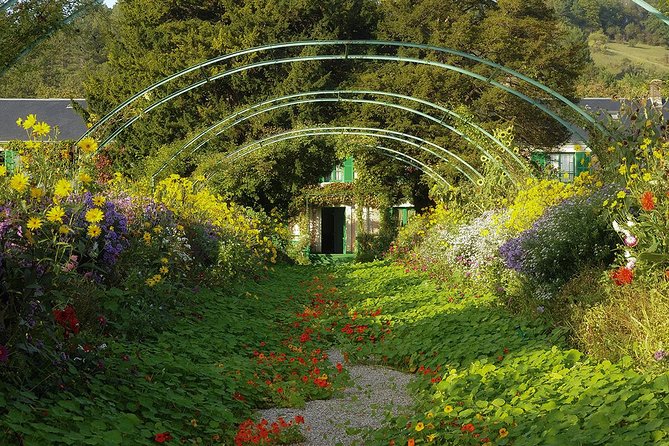 Giverny Half Day Guided Trip with Monet's House & Gardens from Paris by minivan - The Japanese bridge and water garden