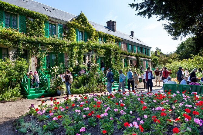 Giverny Monet’s Home and Gardens Half Day Tour from Paris - How much time do you really get?